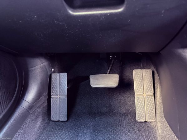 152 MAZDA 3 1.6 AUTO DRIVING INSTRUCTOR CAR 400117192