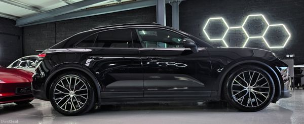 🔥2024 Porsche Macan 4 Electric 400128316