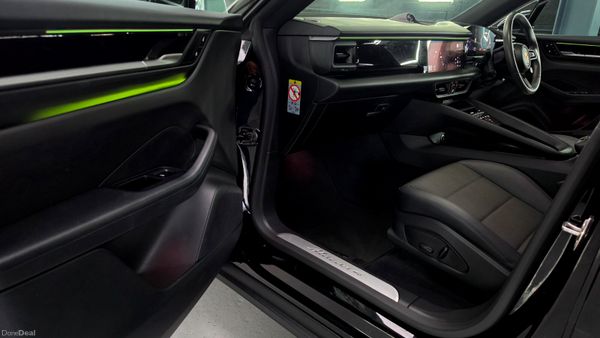 🔥2024 Porsche Macan 4 Electric 400128452