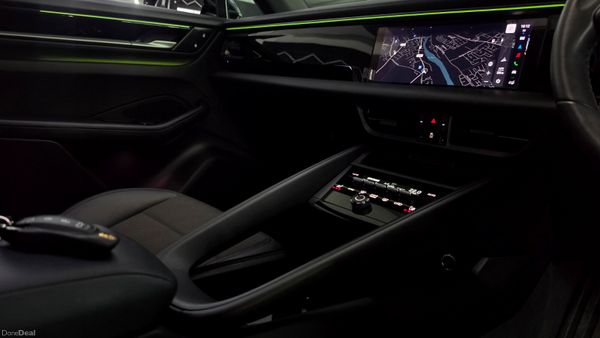 🔥2024 Porsche Macan 4 Electric 400128462
