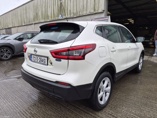 2017 Nissan Qashqai (1 owner & low milage) 400355182