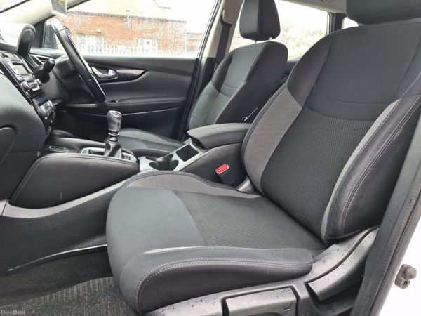 2017 Nissan Qashqai (1 owner & low milage) 400355194