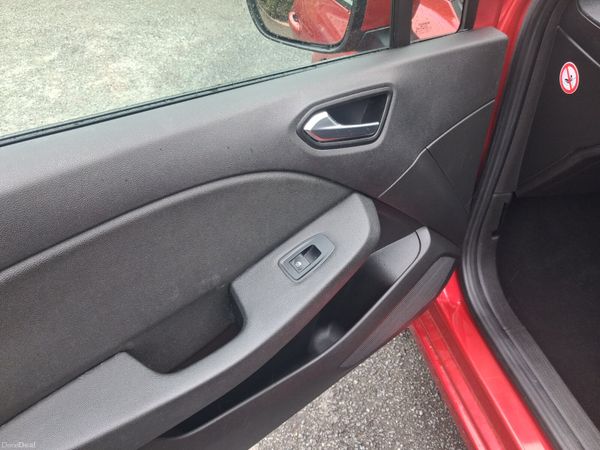 202 Renault Clio 1.0L Play Tce New Model... 400437408