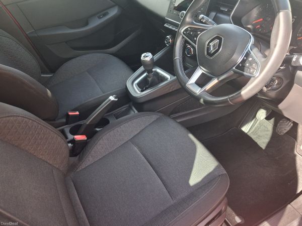 202 Renault Clio 1.0L Play Tce New Model... 400437426