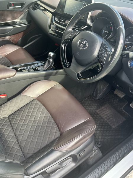 2019 Toyota C-HR | FINANCE ARRANGED | G Package 400437432