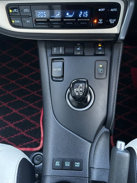 2017 Toyota Auris G Package 400563356