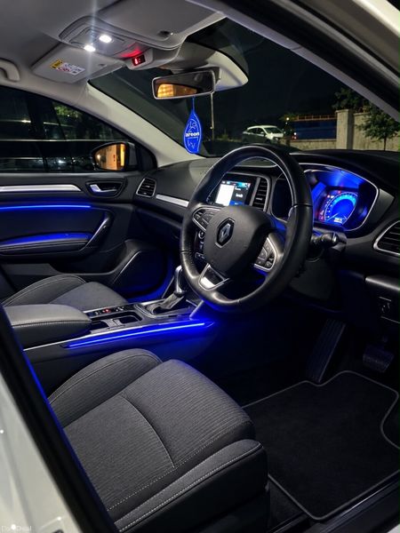 2018 Renault Megane DYNAMIQUE NAV, 2 of 10