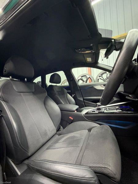 2022 Audi A4 40TDI Quattro Sline - Black edition! 400565478