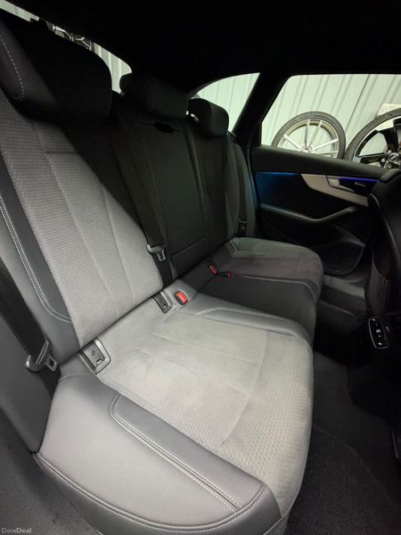2022 Audi A4 40TDI Quattro Sline - Black edition! 400565486