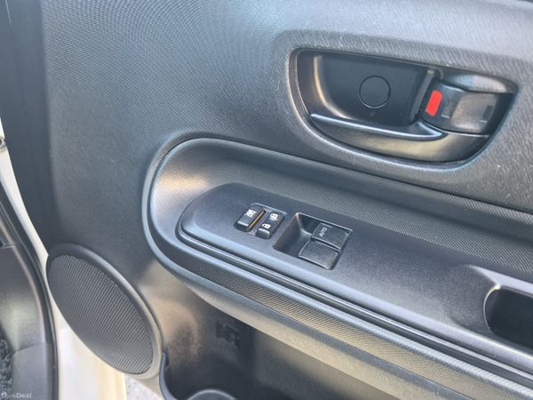 2017 Toyota Aqua  (LONG NCT) 400511198