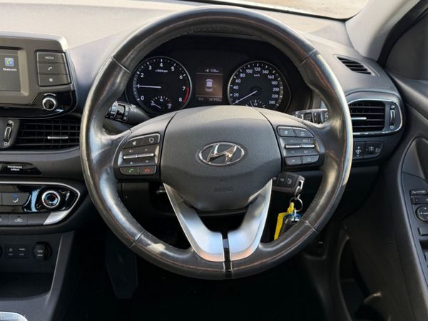 Hyundai i30 DELUXE 400517504