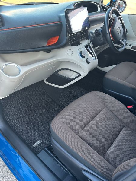 2017 Toyota Sienta 7 Seater | Automatic 400517906