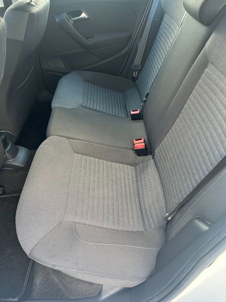 2014 Volkswagen Polo | White Automatic 400528410