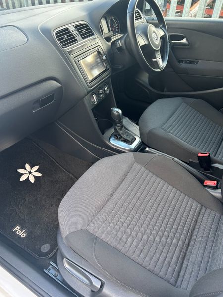 2014 Volkswagen Polo | White Automatic 400528412