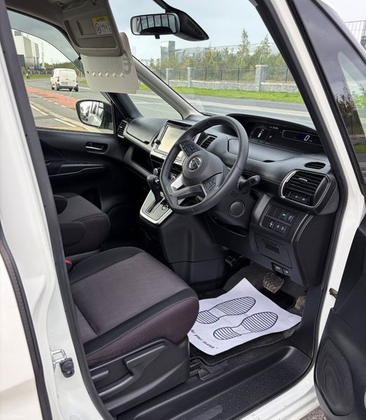 2017 Nissan Serena 2.0 S-Hybrid LOW KMS 8 SEATS 400536170