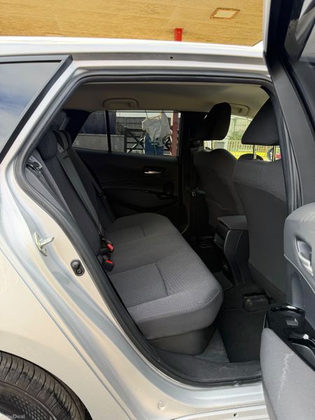 Toyota Corolla Touring 2023 400669872