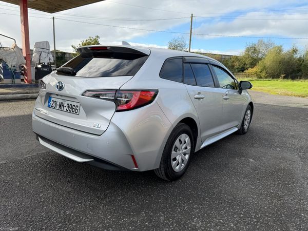 Toyota Corolla Touring 2023 400669942