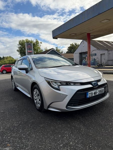 Toyota Corolla Touring 2023 400669944