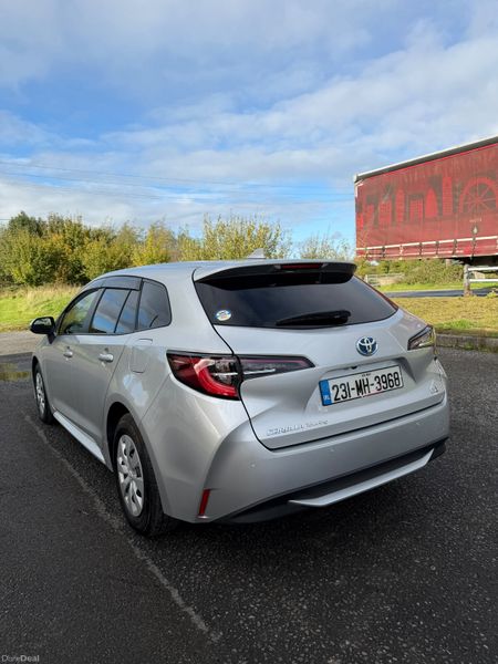 Toyota Corolla Touring 2023 400669926