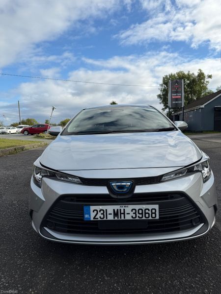 Toyota Corolla Touring 2023 400669932