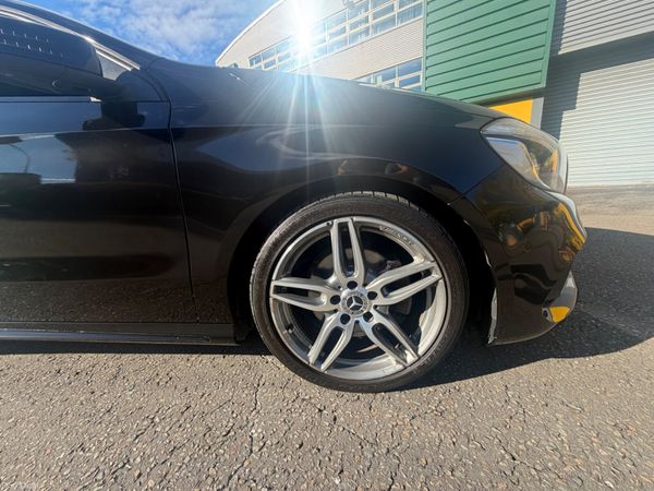Mercedes Benz A180 AMG Line 400676856