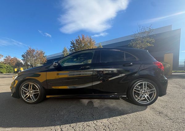 Mercedes Benz A180 AMG Line 400676858