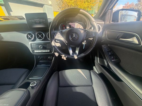 Mercedes Benz A180 AMG Line 400676862