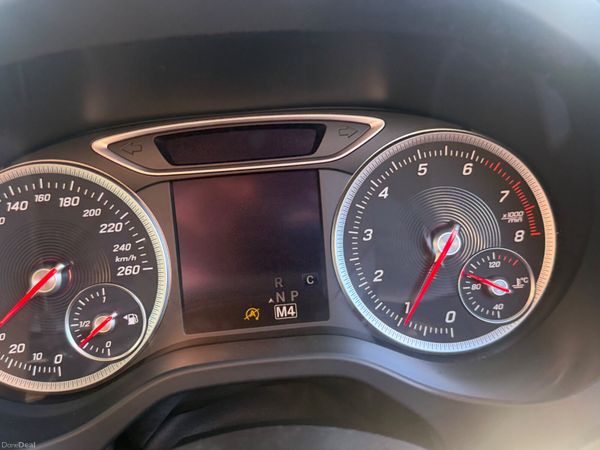 Mercedes Benz A180 AMG Line 400676878