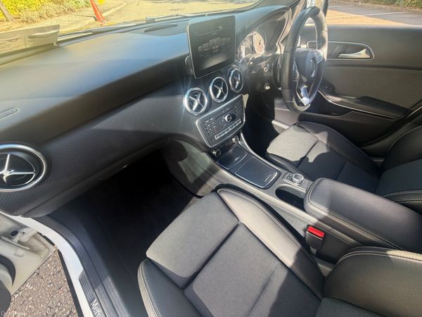 Mercedes Benz A180 AMG Line 400676886