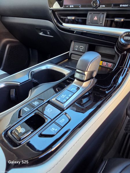 Lexus NX 2025  HYBRID 400681300