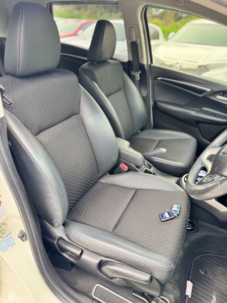HONDA FIT 1.5L HYBRID AUTOMATIC 2015 69000KM ONLY 400606120