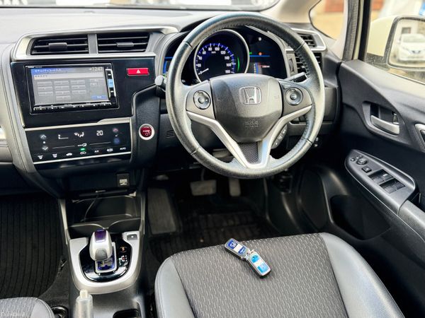 HONDA FIT 1.5L HYBRID AUTOMATIC 2015 69000KM ONLY 400606128