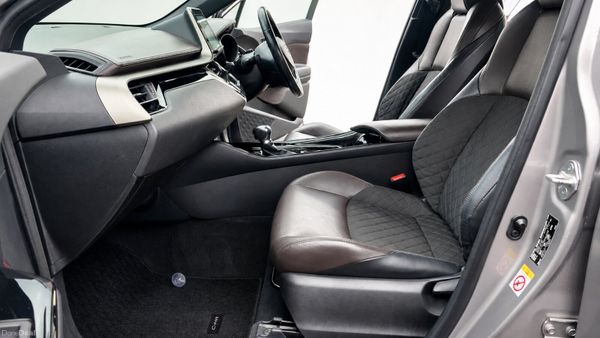 TOYOTA C-HR 1.8L HYBRID G-PACKAGE LEATHER INTERIOR 400747656