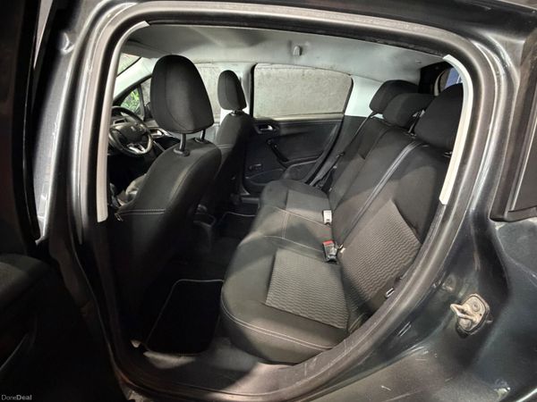 Peugeot 208 2016 400763666
