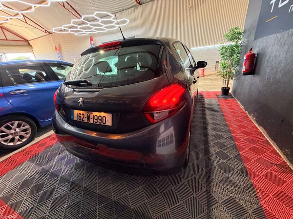 Peugeot 208 2016 400763670