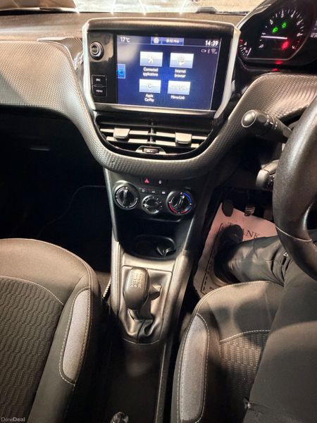 Peugeot 208 2016 400763674