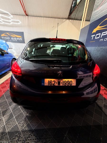 Peugeot 208 2016 400763680