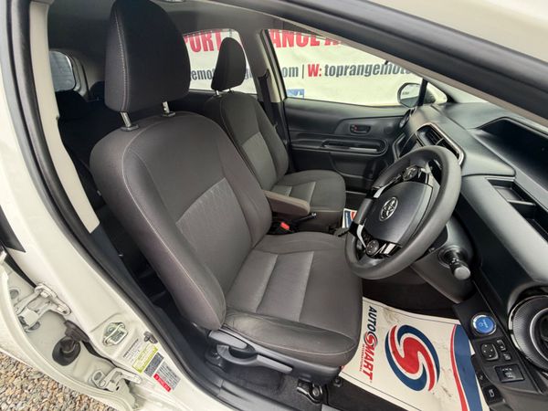 Toyota Aqua 2021 **LowMilage ** 400769770