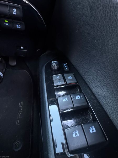 2017 Toyota Prius 1.8 HYBRID LUXURY MODEL 400704894