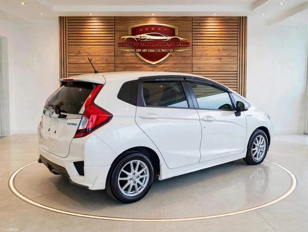 2015 Honda Fit Hybrid Automatic 400828230