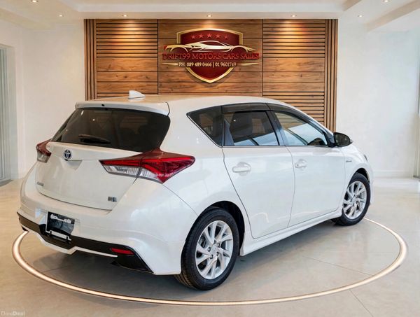2018 Toyota Auris Hybrid Automatic/ Modellista 400831038