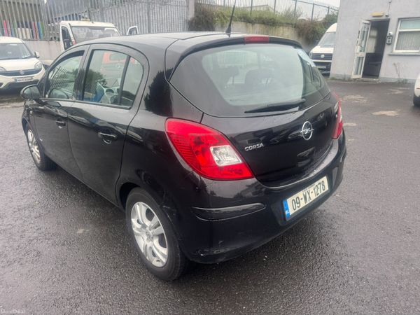 Opel Corsa 2009 400837330