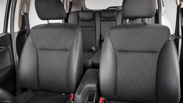 Honda Fit 1.5L Hybrid | L-Package | **Lowe Mileage 400839826