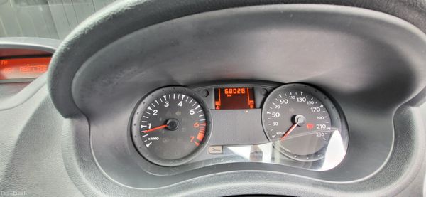 12 CLIO ... VERY LOW KM, 60KM.. NCT TODAY .. 400952796