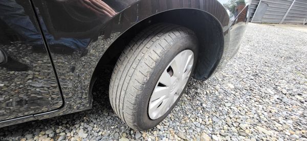 12 CLIO ... VERY LOW KM, 60KM.. NCT TODAY .. 400952802
