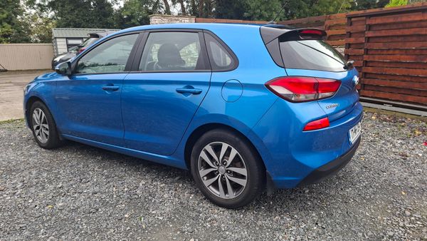 2017 HYUNDAI  i30 1.4 DELUXE 400963474