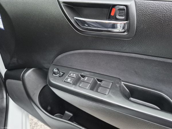 2014 Suzuki Swift (Automatic) 400964078