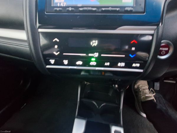 2014 Honda Fit 1.5L Hybrid Automatic Low Mileag 400988302