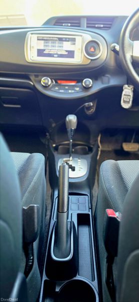 Toyota Vitz 2014 400911152