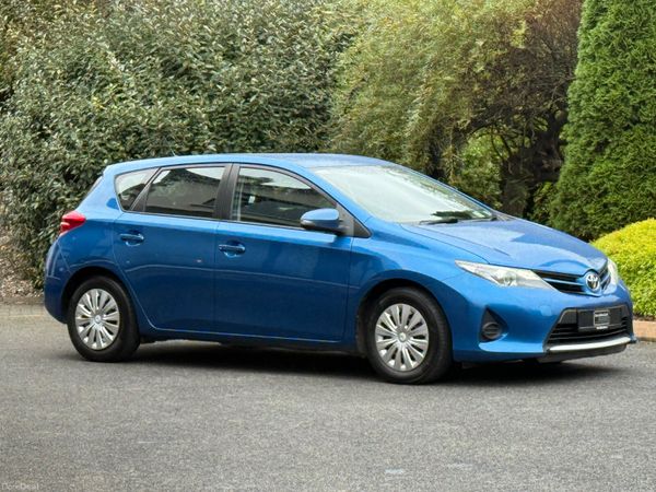 Low km 2014 Toyota Auris! 400914208
